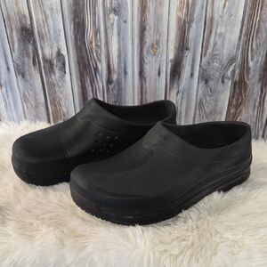 TREDSAFE Black Slip-On Loafers Size W - 8 M - 10
